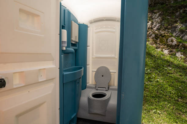 Best Portable restroom trailer rental  in Avon, CO